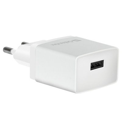 СЗУ блок питания Defender EPA-10, белый, 1хUSB, 5V/2.1А, пакет (1/200)